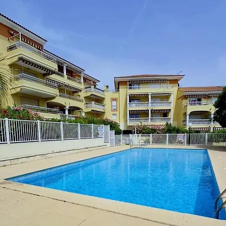 A 50m Des Plages Apartment Saint-Raphaël