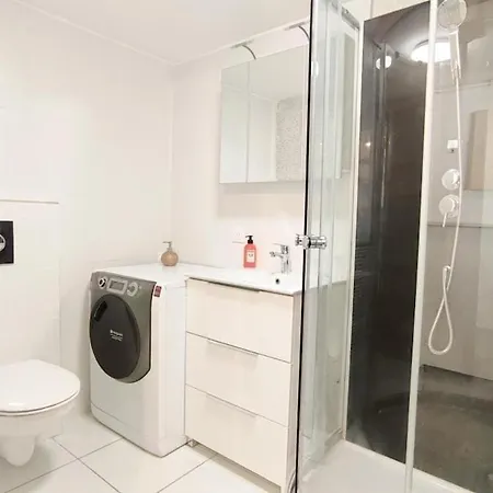 A 50m Des Plages Apartment *