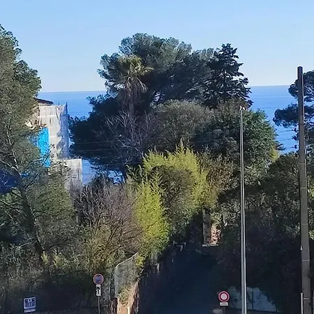 A 50m Des Plages Apartment *